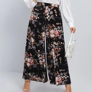 NWOT Floral Print Wide Leg Pants